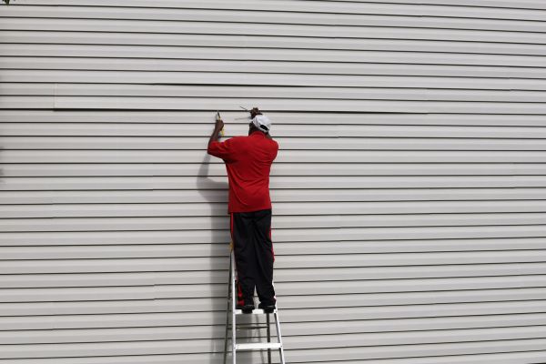 Loose Siding Repair in Bainbridge Island
